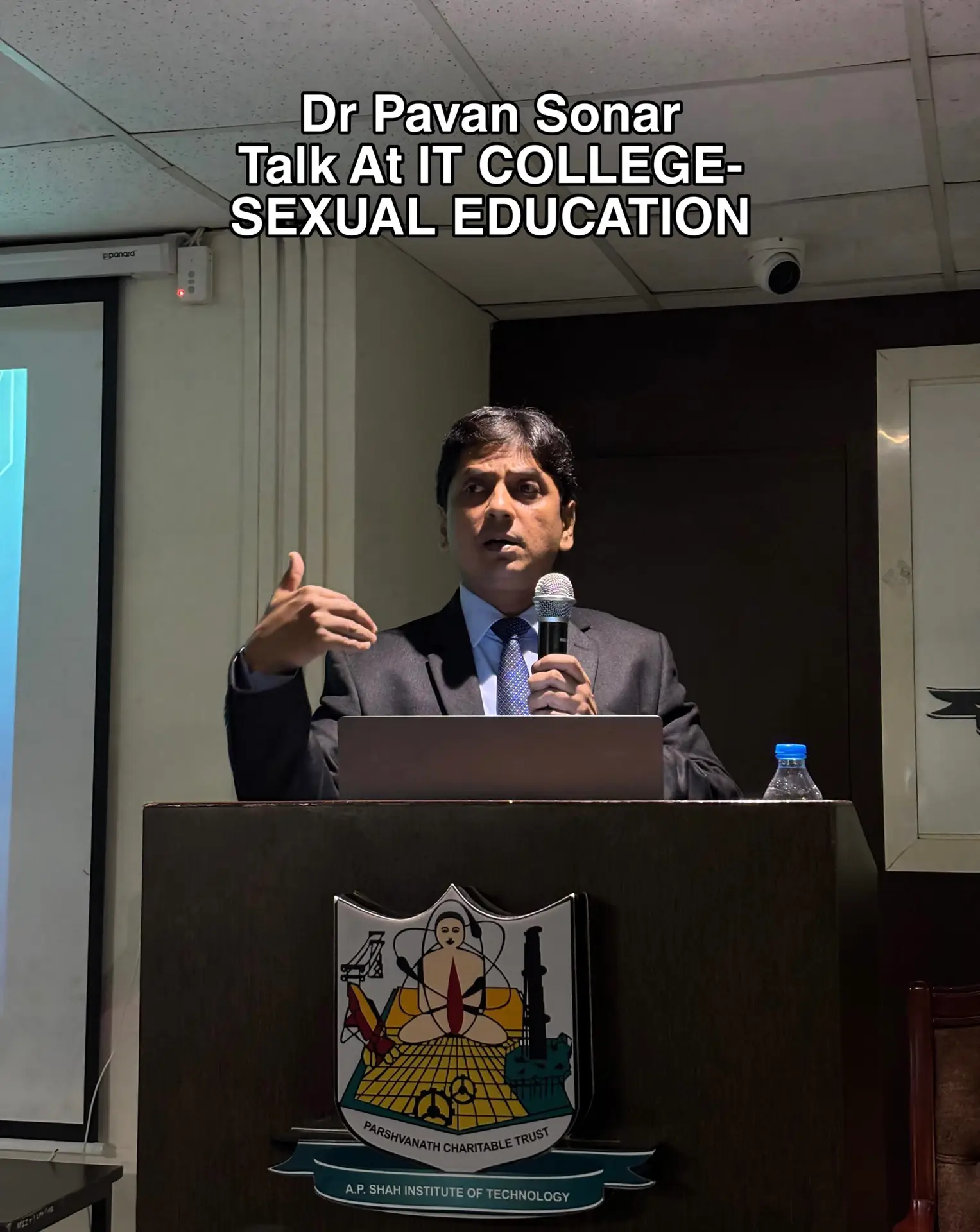डॉ. पवन सोनार – IT College मध्ये लैंगिक शिक्षण सेमिनार, मुंबई